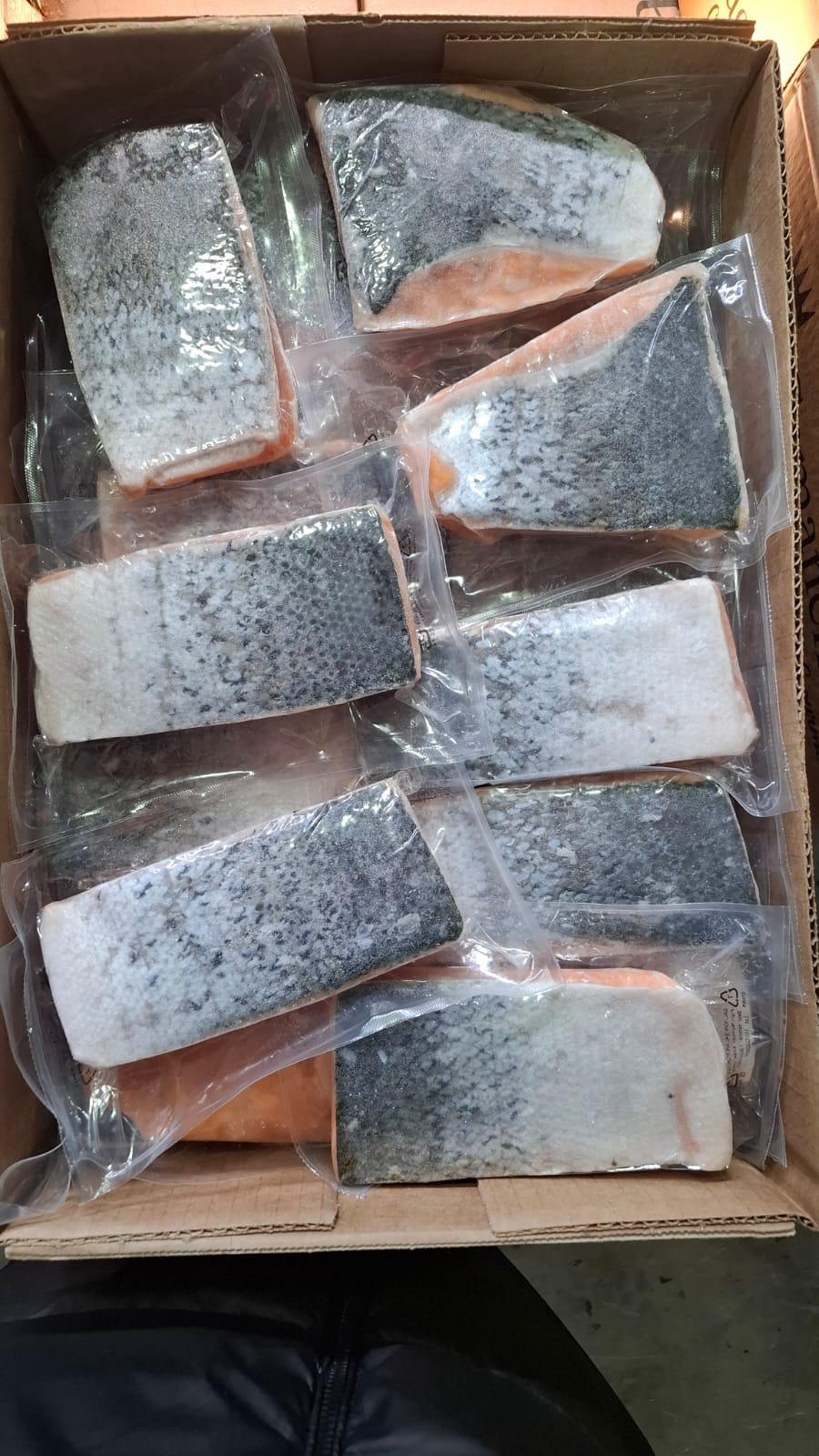 SALMON PORCION CCON PIEL CALIBRE 6/8 OZ. IVP CONGELADO